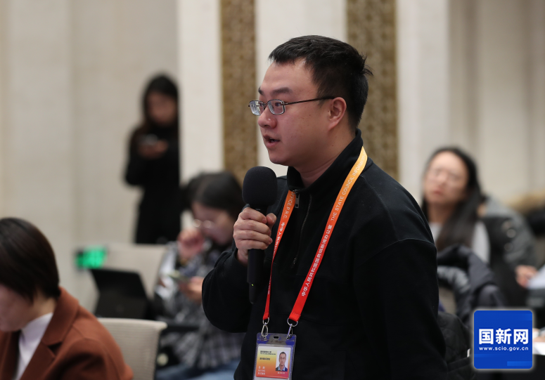 红星新闻记者提问(刘健 摄).png 红星新闻记者提问(刘健 摄).png