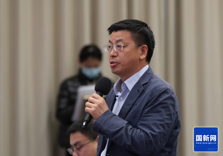 中央广播电视总台央视记者提问(刘健 摄).png 中央广播电视总台央视记者提问(刘健 摄).png