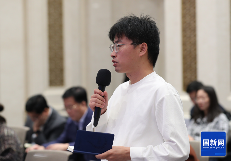 新黄河客户端记者提问(刘健 摄).png 新黄河客户端记者提问(刘健 摄).png